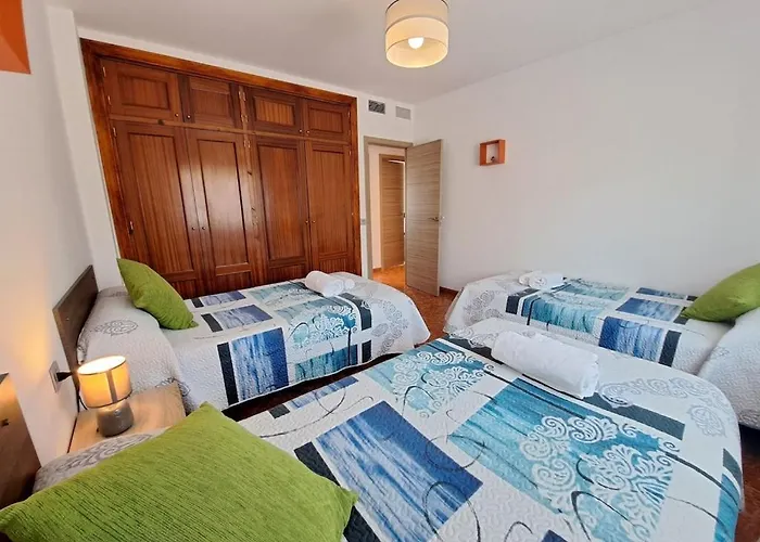 Magnificent Villa: 2 Private Pools, Bbq, Garden & Parking. 13 Per. In Padul