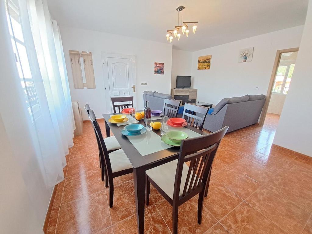 Magnificent Villa: 2 Private Pools, Bbq, Garden & Parking. 13 Per. In Padul *