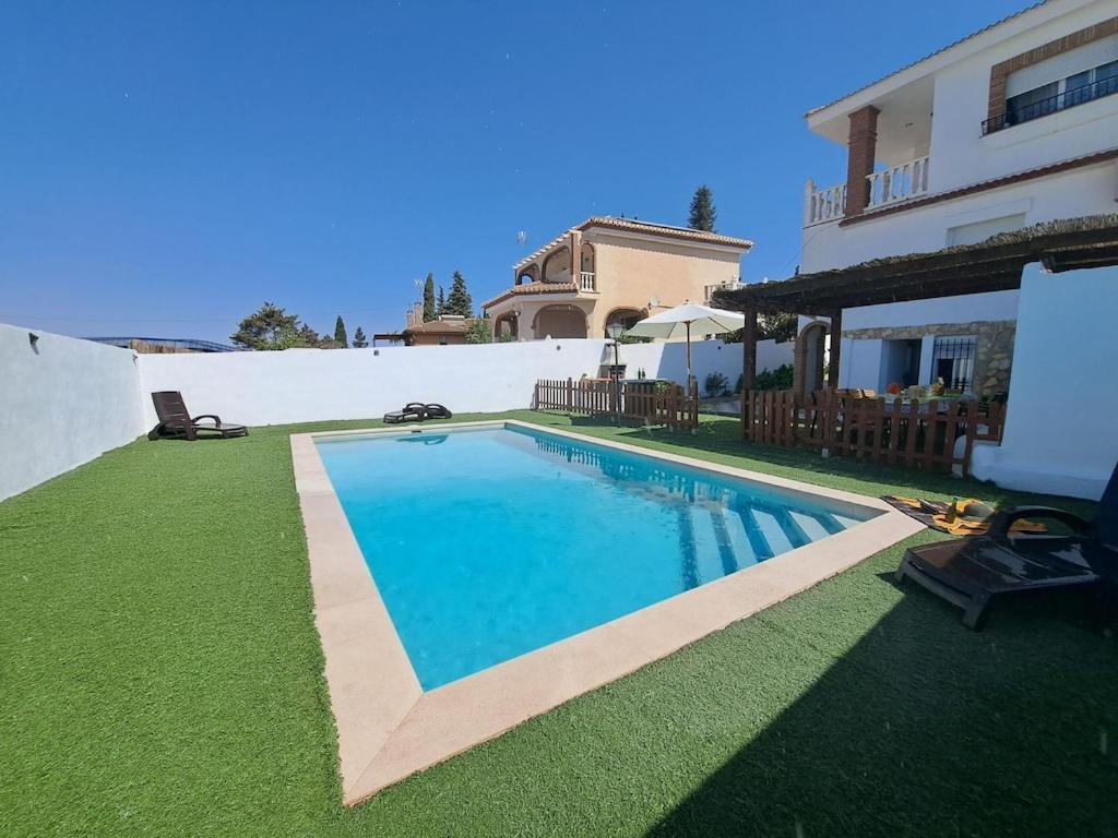 Magnificent Villa: 2 Private Pools, Bbq, Garden & Parking. 13 Per. In Padul Villa Granada