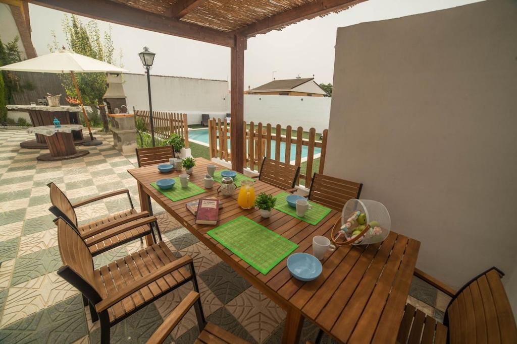 Magnificent Villa: 2 Private Pools, Bbq, Garden & Parking. 13 Per. In Padul Villa *