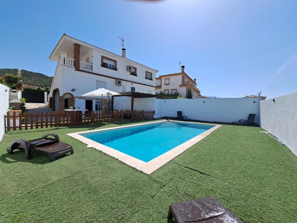 Magnificent Villa: 2 Private Pools, Bbq, Garden & Parking. 13 Per. In Padul Villa Granada