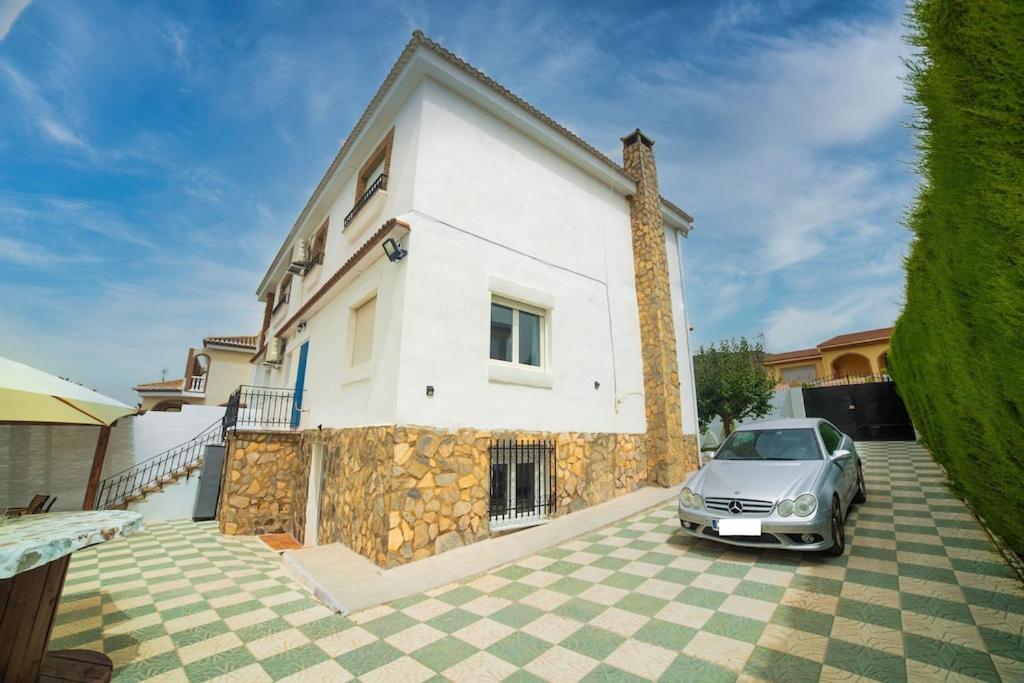 Magnificent Villa: 2 Private Pools, Bbq, Garden & Parking. 13 Per. In Padul * Granada